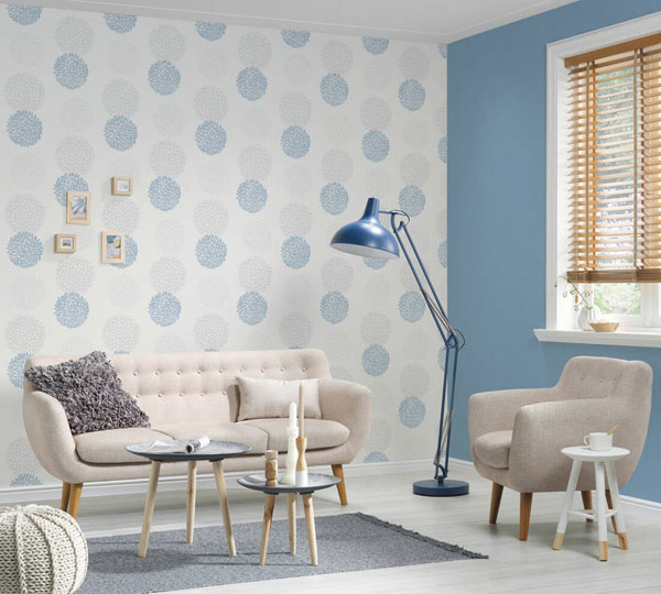 sala with wallpaper